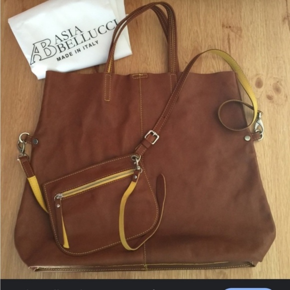 A Bellucci leather made in Italy handbag